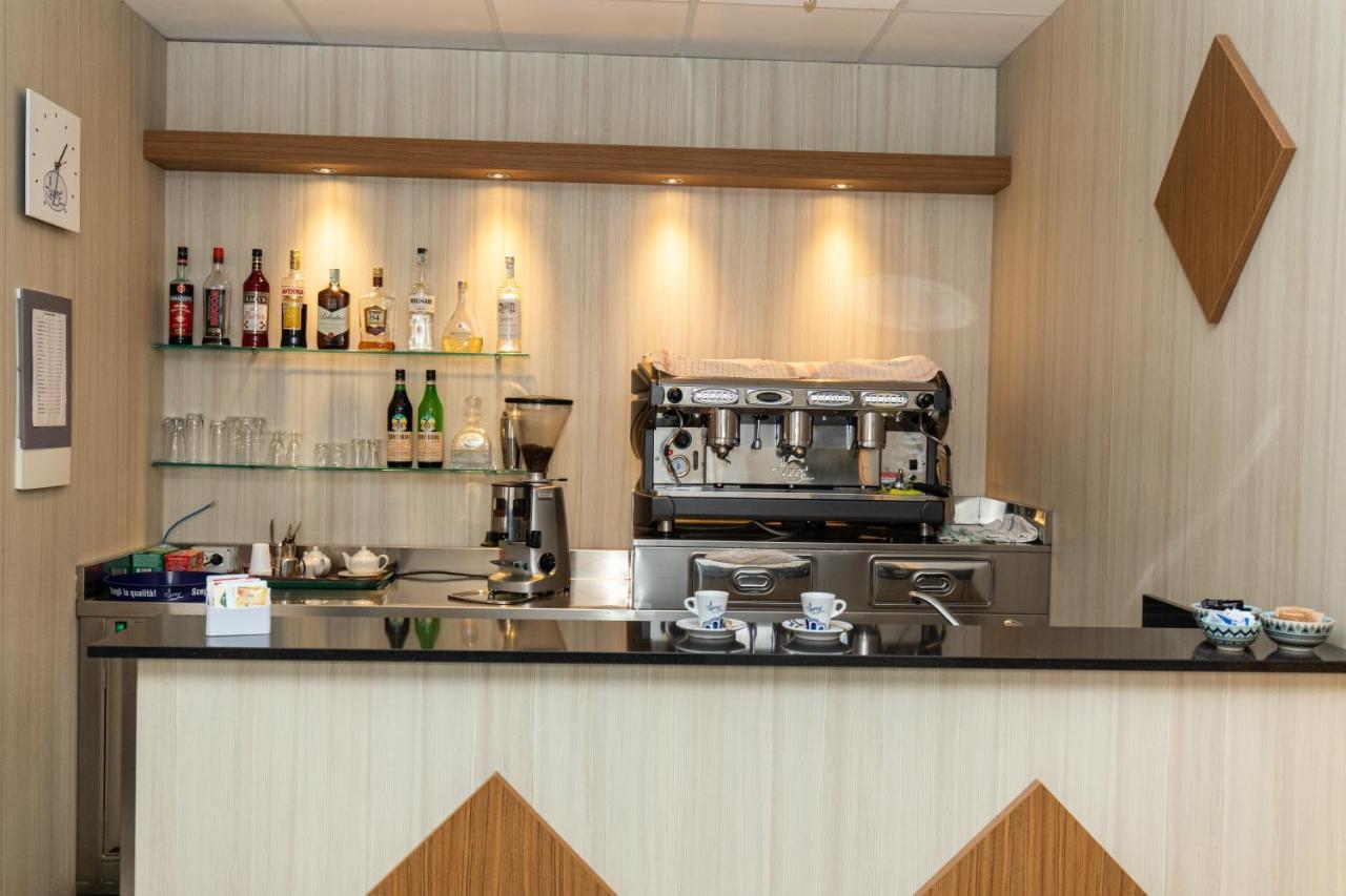 Xxv Aprile Casa Per Ferie Hotel อัลเบงกา ภายนอก รูปภาพ